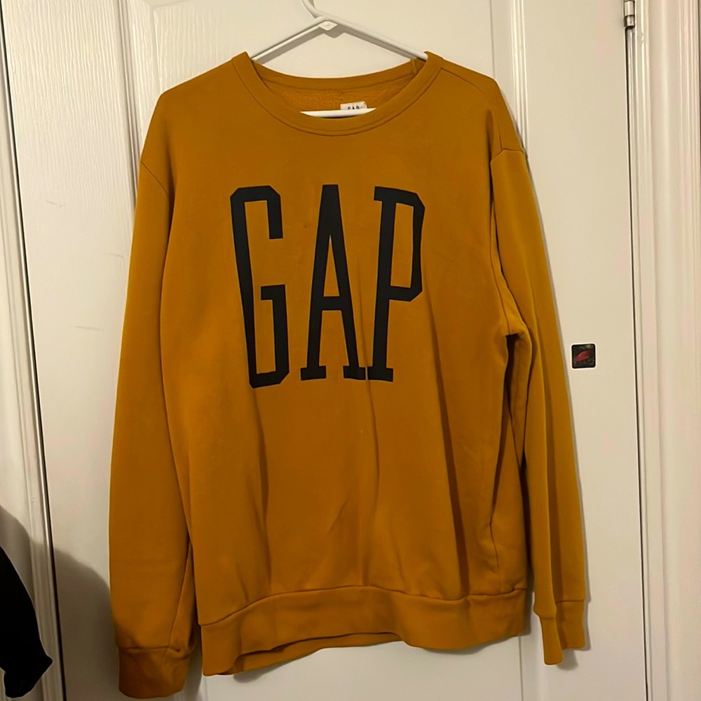 Gap sweater